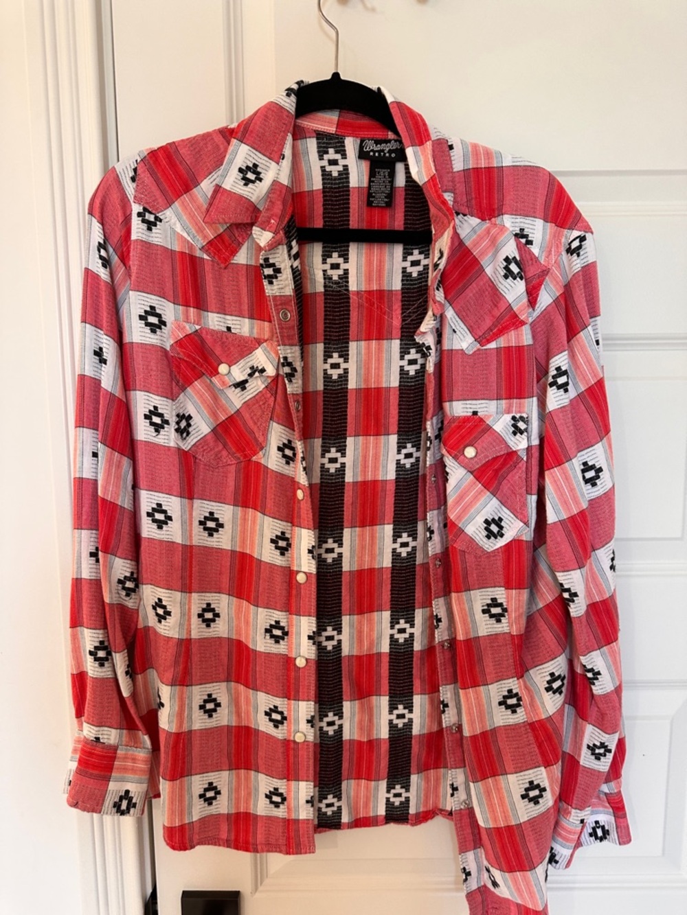 Wrangler women’s Red Plaid Western Button-Up Shirt